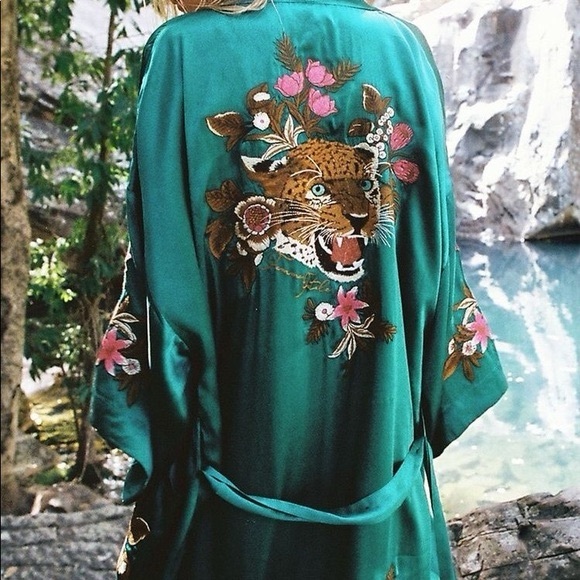 NWT✨ Spell Emerald Tiger Kimono in S/M - Picture 2 of 10